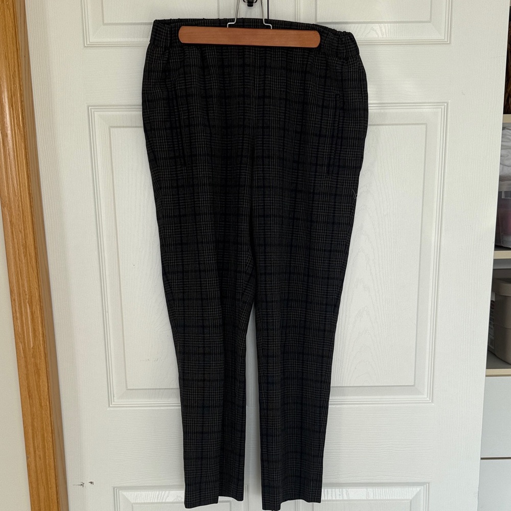 Aritzia Wilfred Women’s Cropped Pants Size 6 Checkered Navy and Gray - Picture 4 of 7